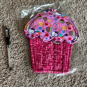 NWOT POTHOLDER hello kitty